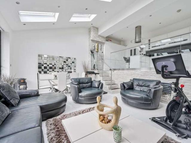 Terraced House for sale in Catford, Catford South