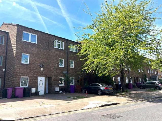 Cottage for sale in Spitalfields, Whitechapel