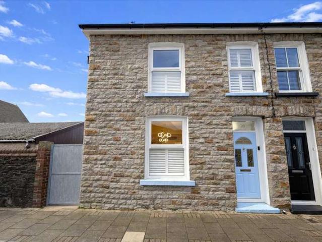 Cottage for sale in Cymmer, Wales