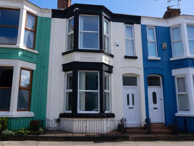 Cottage for sale in Calderstones