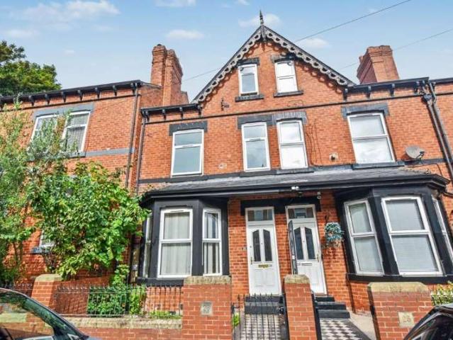 Cottage for sale in Holbeck, Beeston Hill
