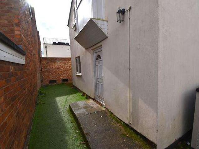 Cottage for rent in Lillington, Green Close