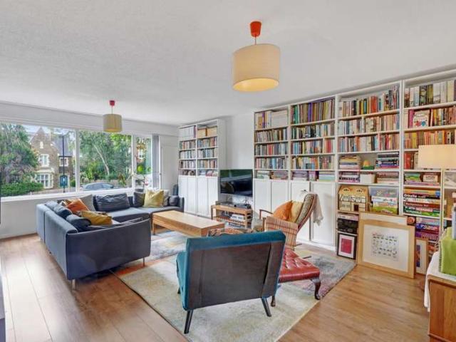 Cottage for sale in Upper Sydenham, Greater London