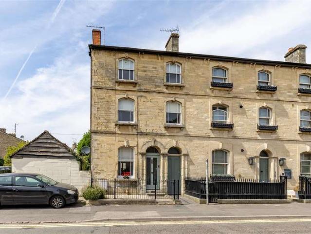Cottage for sale in Chesterton, Cotswold