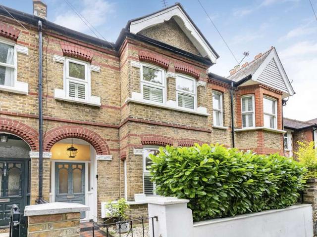 Cottage for sale in London Borough of Ealing, Hanwell