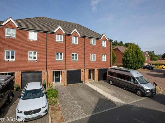 Cottage for sale in The Butts, Kent