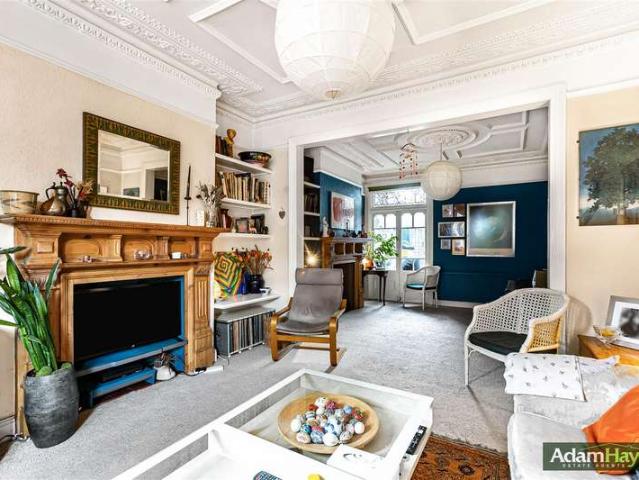 Cottage for sale in London Borough of Barnet, Greater London