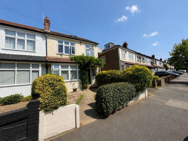 Cottage for sale in Chingford Mount, Highams Park