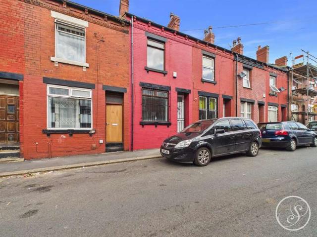 Cottage for sale in Osmondthorpe, West Yorkshire