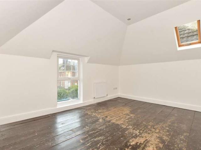 Cottage for sale in West Cliff, Acol
