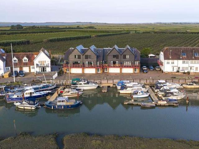 Cottage for sale in Oad Street, Kent