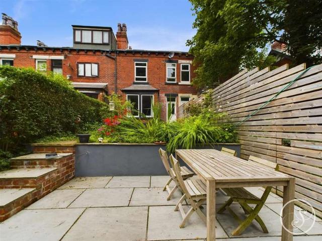 Cottage for sale in Scholes, West Yorkshire