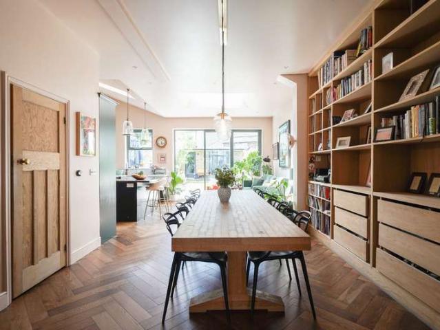 Cottage for sale in Brondesbury, Greater London