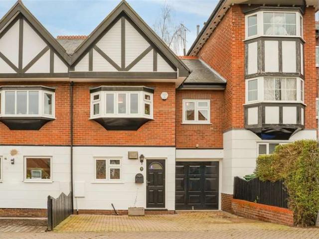 Cottage for sale in Gorse Hill, Trafford Park
