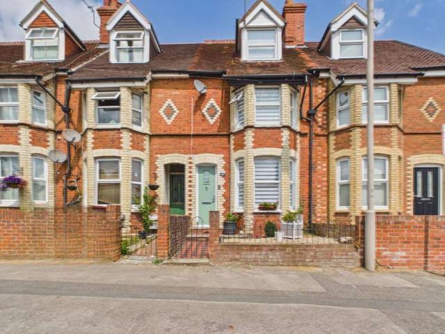 Cottage for sale in The Triangle, Reading