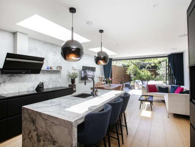 Cottage for sale in Denmark Hill, Greater London