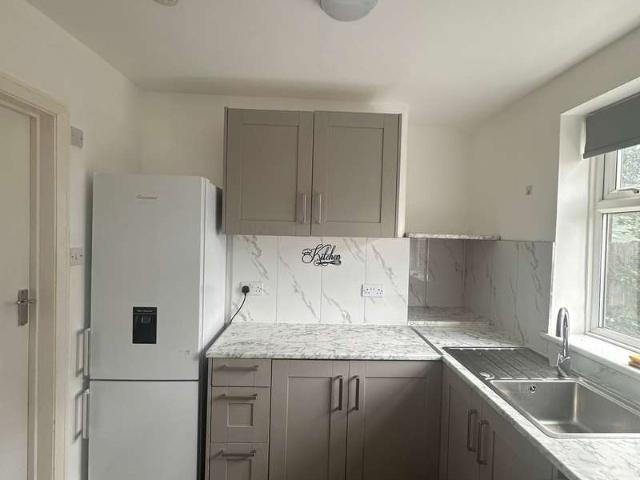 Cottage for rent in Barkingside, Greater London