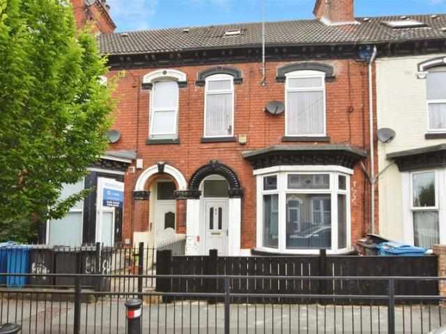 Terraced House for sale in Hull, Avenues