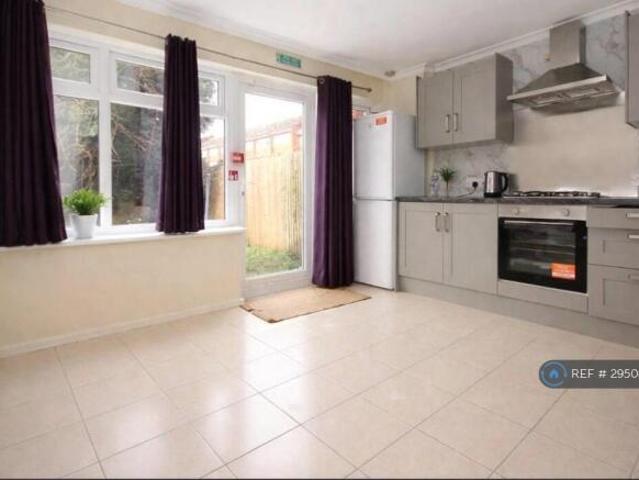 Cottage for rent in Cat Hill