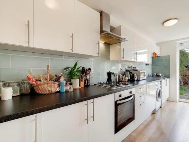 Cottage for rent in Cat Hill