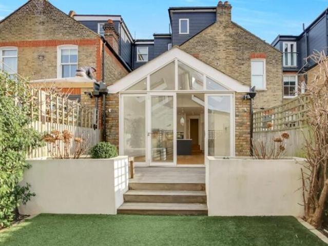 Cottage for rent in Cat Hill