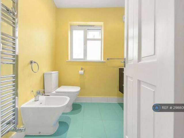 Cottage for rent in Cat Hill