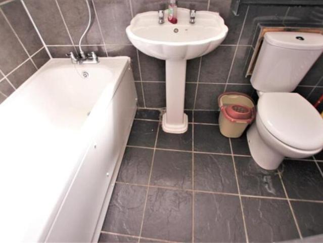 Cottage for rent in Tottenham, Greater London
