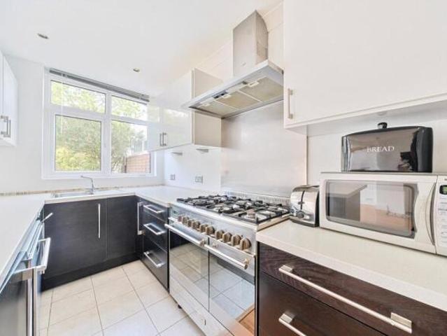 Cottage for rent in Kingston Upon Thames, Greater London