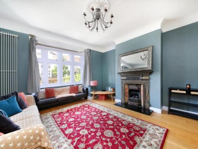 Cottage for rent in South Lane, West Yorkshire