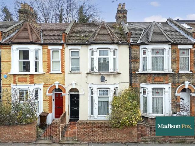 Terraced House for rent in Walthamstow
