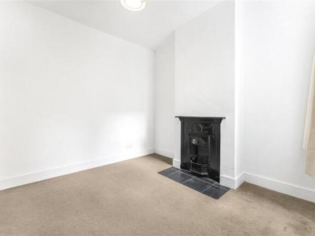 Cottage for rent in Cat Hill
