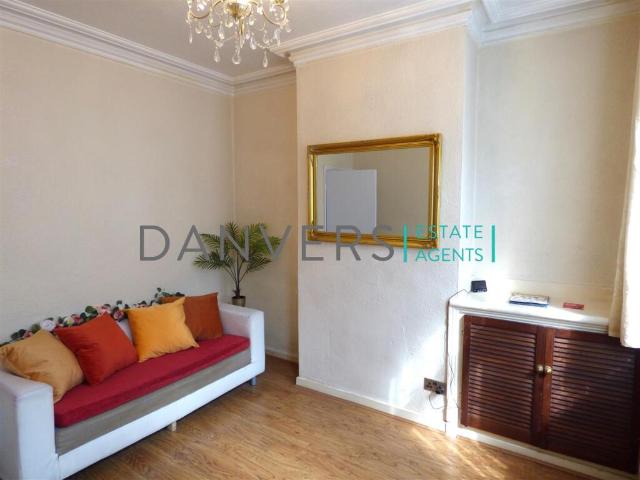 Terraced House for rent in Leicester