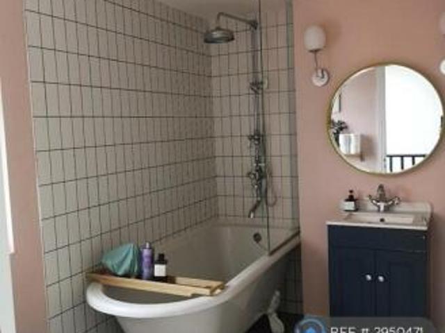 Cottage for rent in Cat Hill