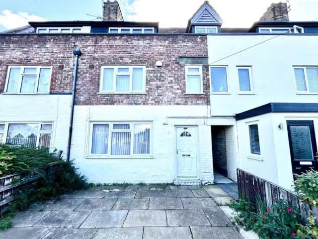 House for rent in Calderstones