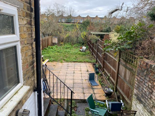 Cottage for rent in Cat Hill