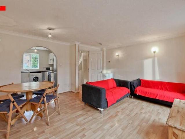 Cottage for rent in Cat Hill