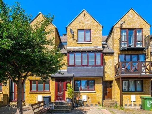 House for rent in Lyons, Greater London