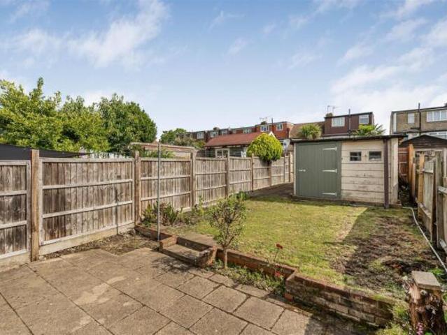 Cottage for rent in Kingston Upon Thames, Greater London
