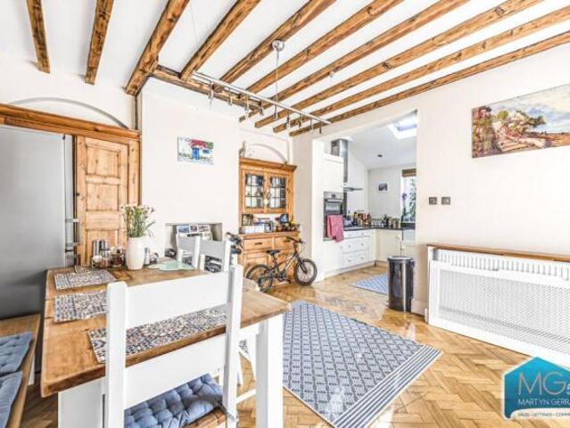 Cottage for rent in Cat Hill