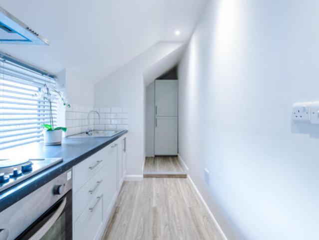 Cottage for rent in Stoke-on-Trent