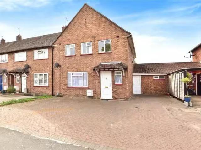 House for rent in Merrow, Guildford