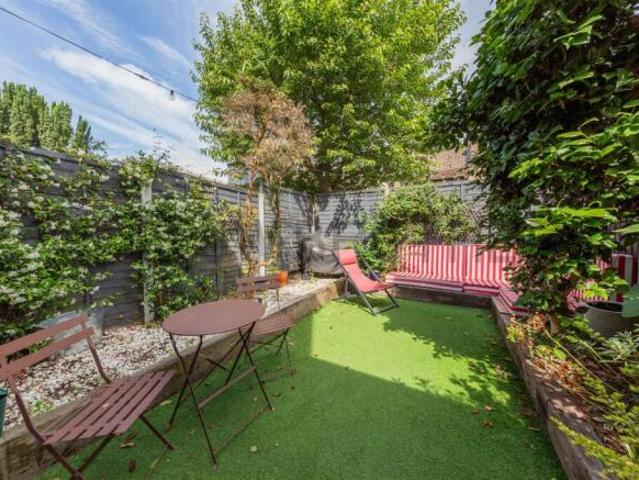 Cottage for rent in Walthamstow, Greater London