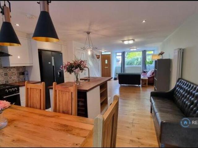 Cottage for rent in Cat Hill