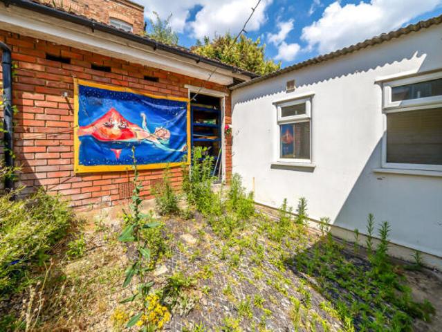 Cottage for rent in Cat Hill