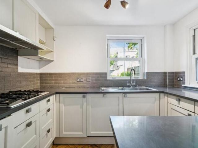 Cottage for rent in Chiswick, Greater London