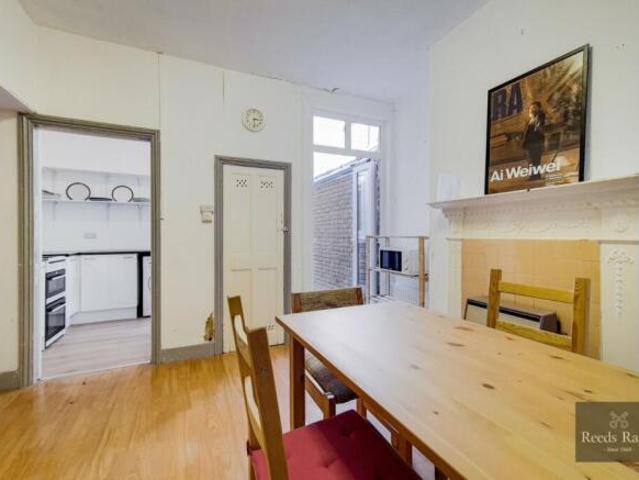 Cottage for rent in Cat Hill