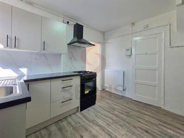 Cottage for rent in New Parks, Old Wharf