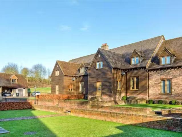House for rent in Five Acres, Hertfordshire