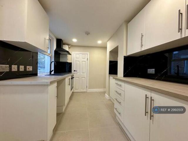 Cottage for rent in Cat Hill