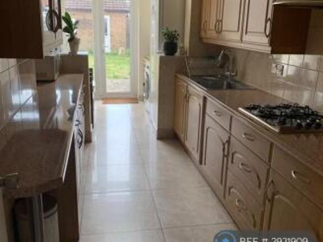 Cottage for rent in Greater London